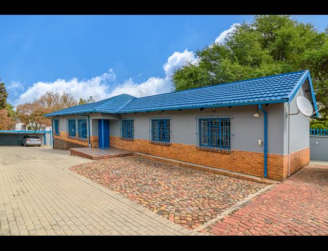 3 BEDROOM HOUSE FOR SALE IN KENSINGTON B